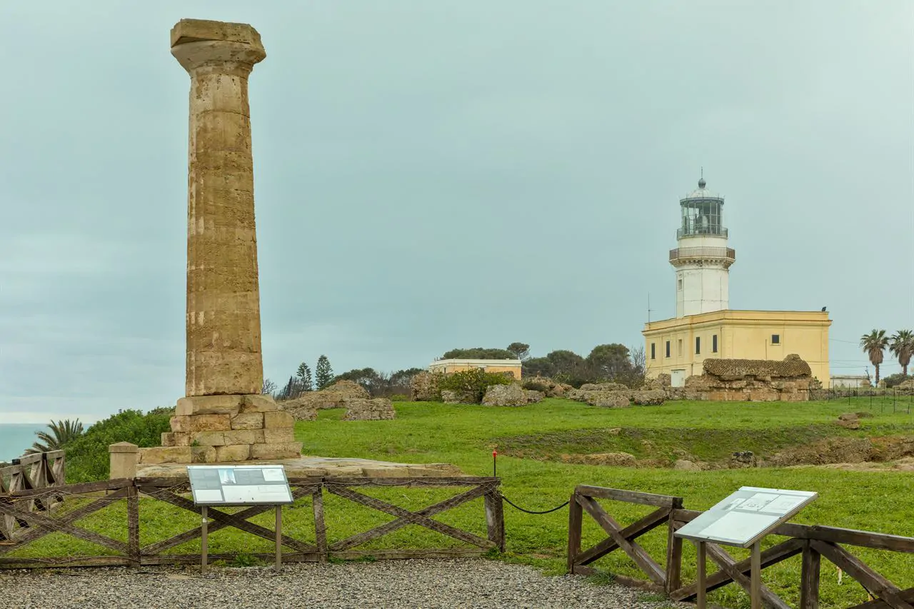 La colonna superstite del tempio di Hera Lacinia, a Capo Colonna